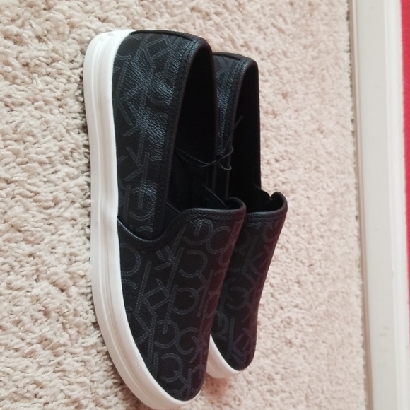 Shoes - Picture 3 of 5